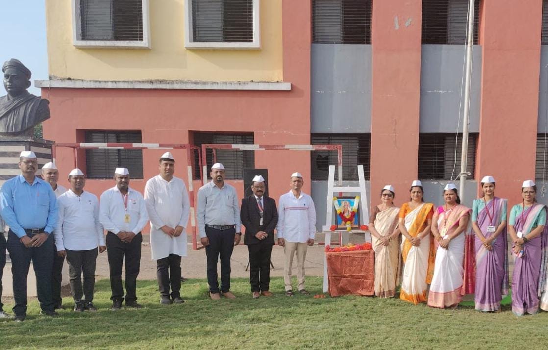 दहिवद येथील टि.एस.बी. इन्स्टीट्यूट ऑफ फार्मास्युटिकल रिसर्च महाविद्यालयात १५ ऑगस्ट स्वातंत्र्यदिन सोहळा साजरा